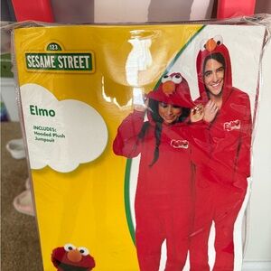 🎉 Sesame Street Elmo Adult Onesie (SM/MD) from Spirit Halloween! 🎉